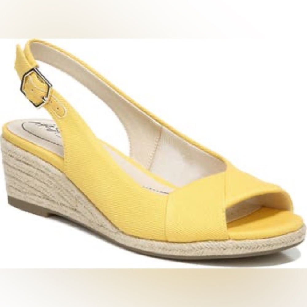 NWOT LifeStride yellow wedge espadrille sandals